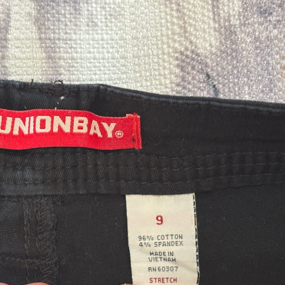 UNIONBAY BLACK UTILITY STYLED SHORTS FOR WOMENS. Size: (9) - Picture 7 of 8
